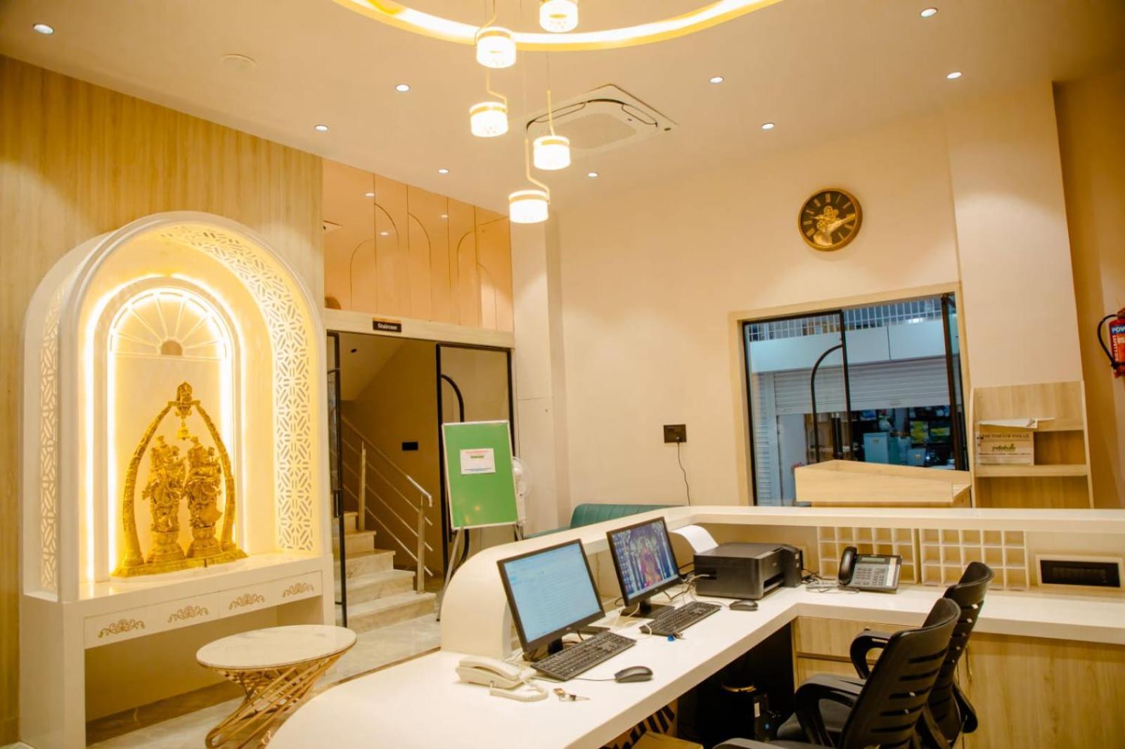Hotel Narayani Executive Tuljapur Exterior foto